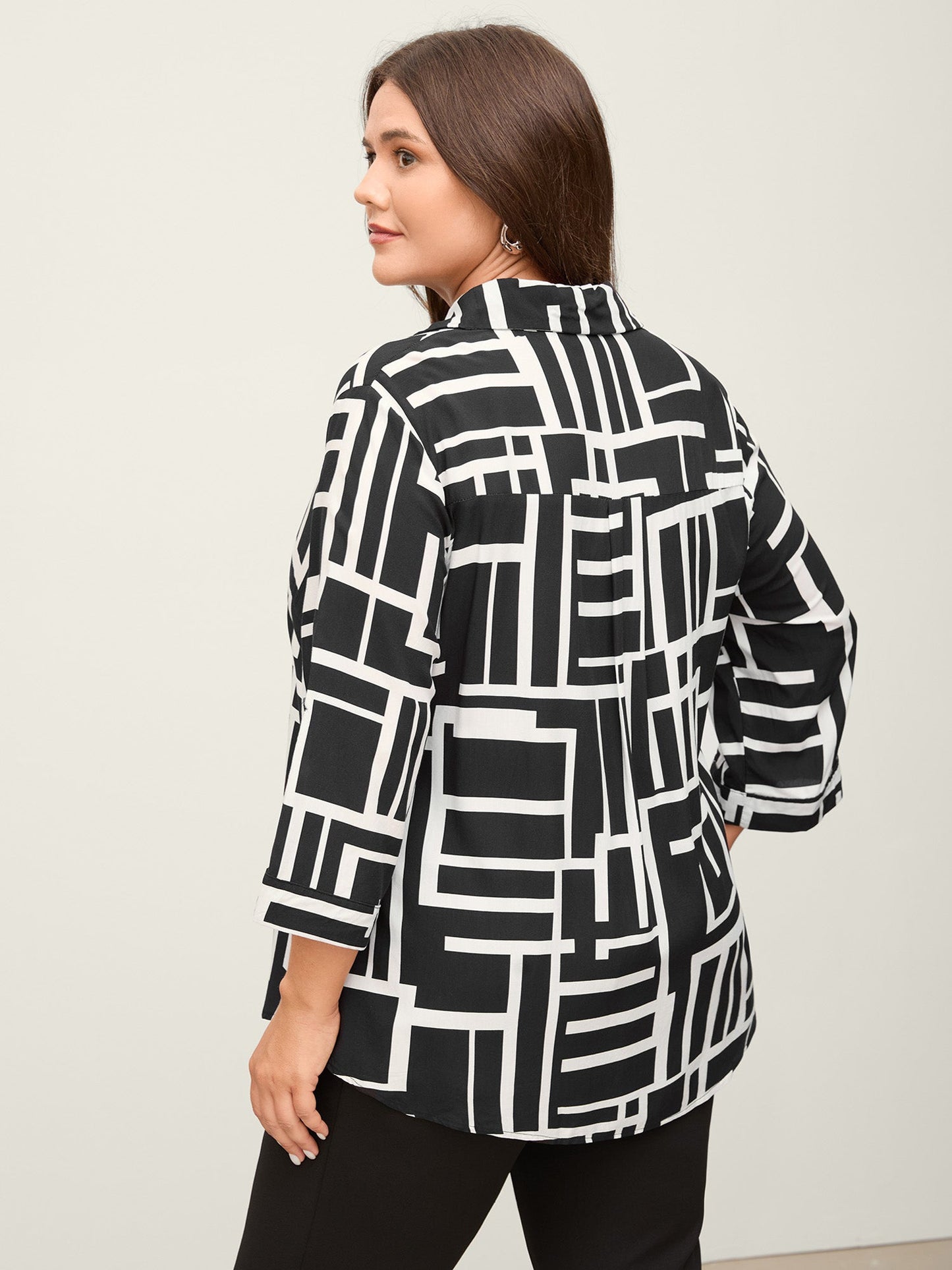 Geometric Lines Tab Sleeve Blouse