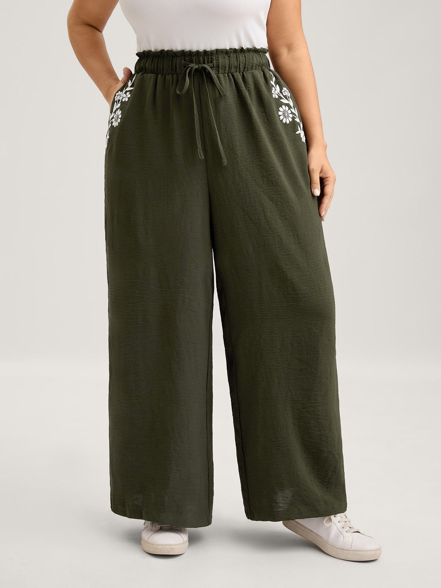 Floral Embroidered Pockets Wide-Leg Pants