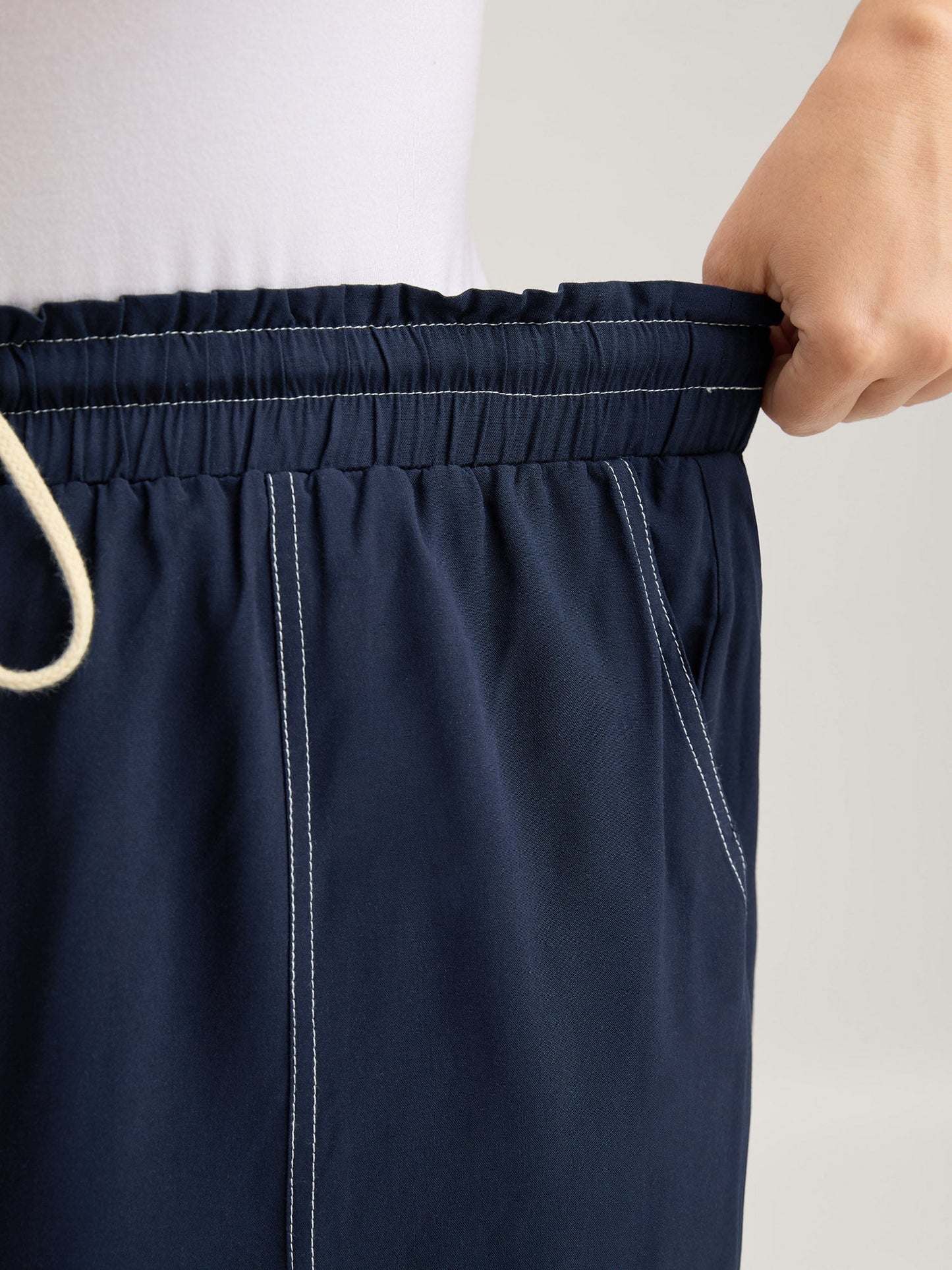 Contrast Thread Detail Wide-Leg Pants