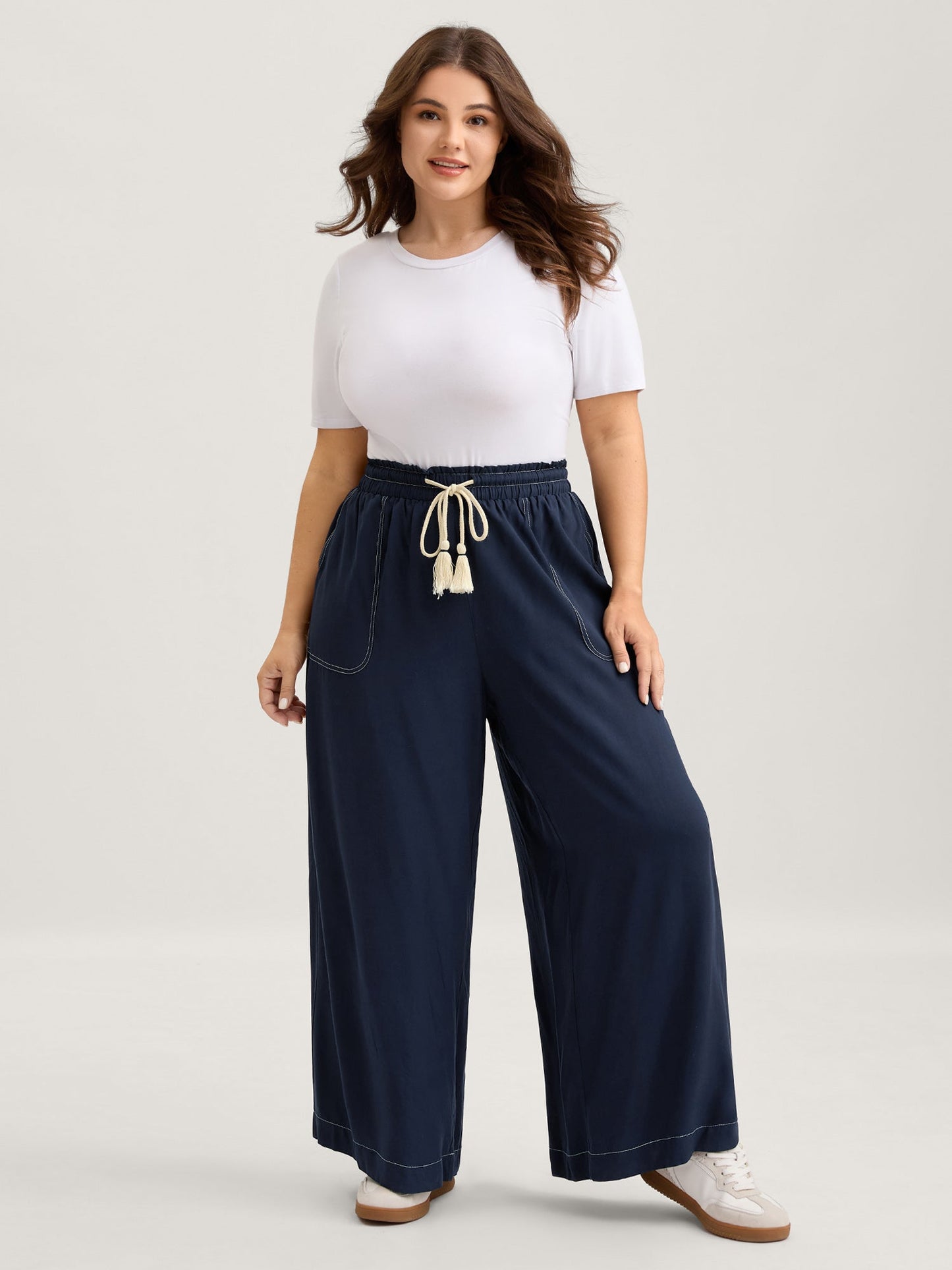 Contrast Thread Detail Wide-Leg Pants