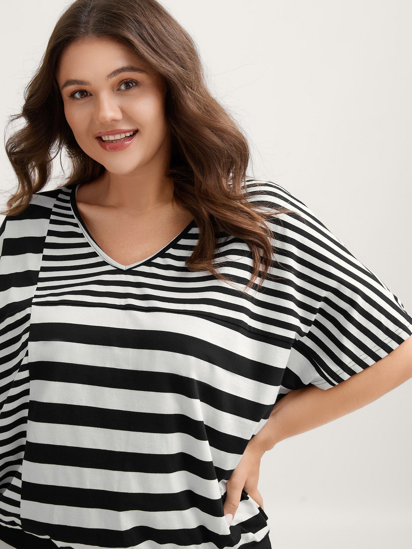 Irregular Stripes Color Contrast T-Shirt
