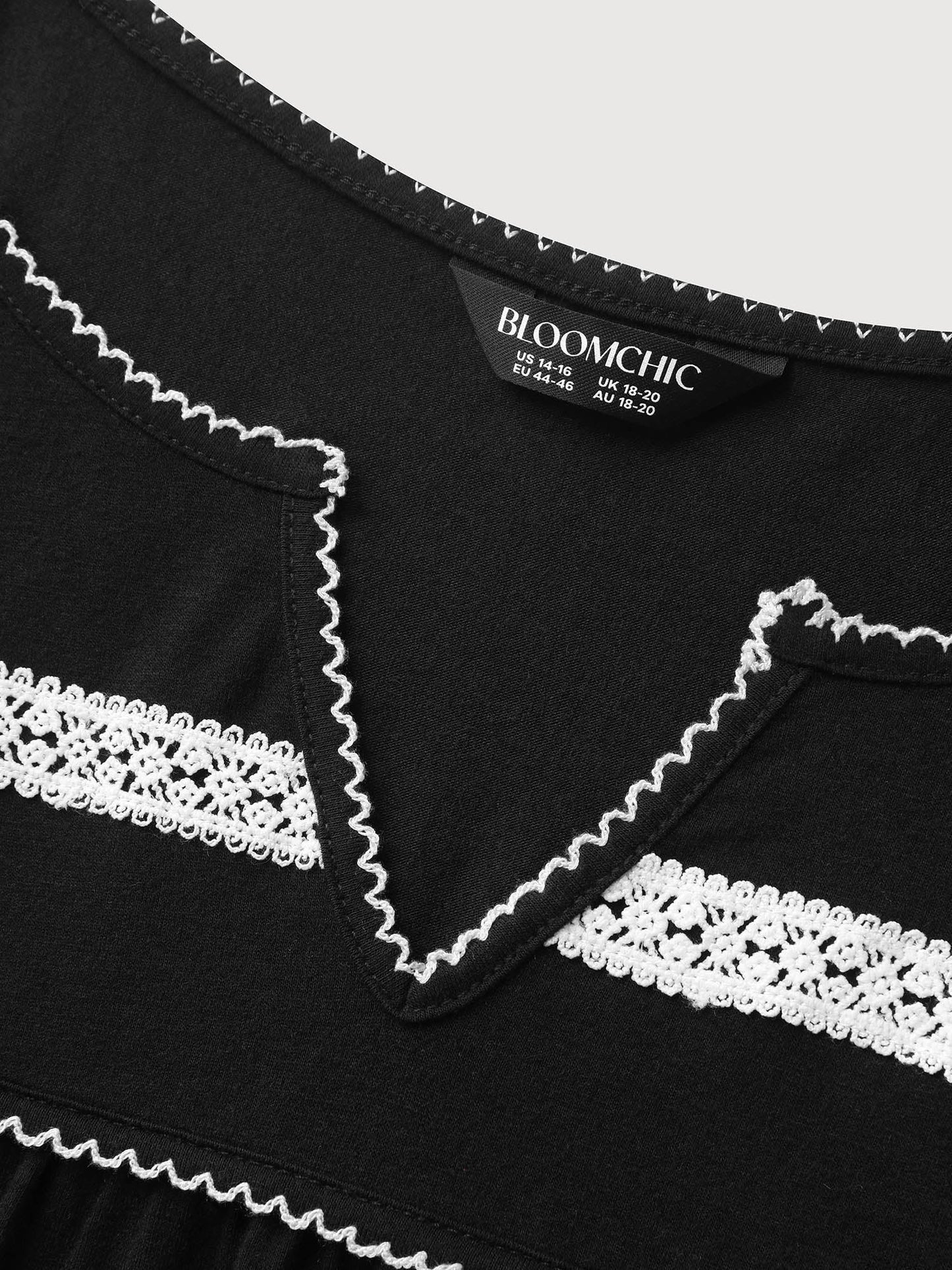 Lace Color Contrast Pleated T-Shirt