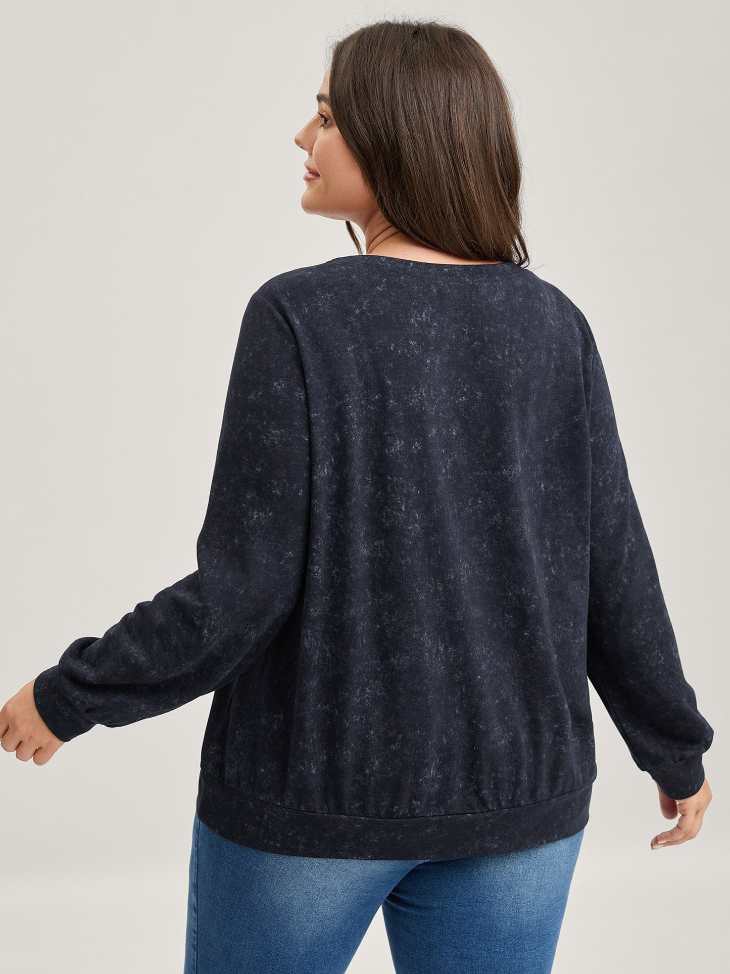 Elephant Motif Crew Neck Sweatshirt