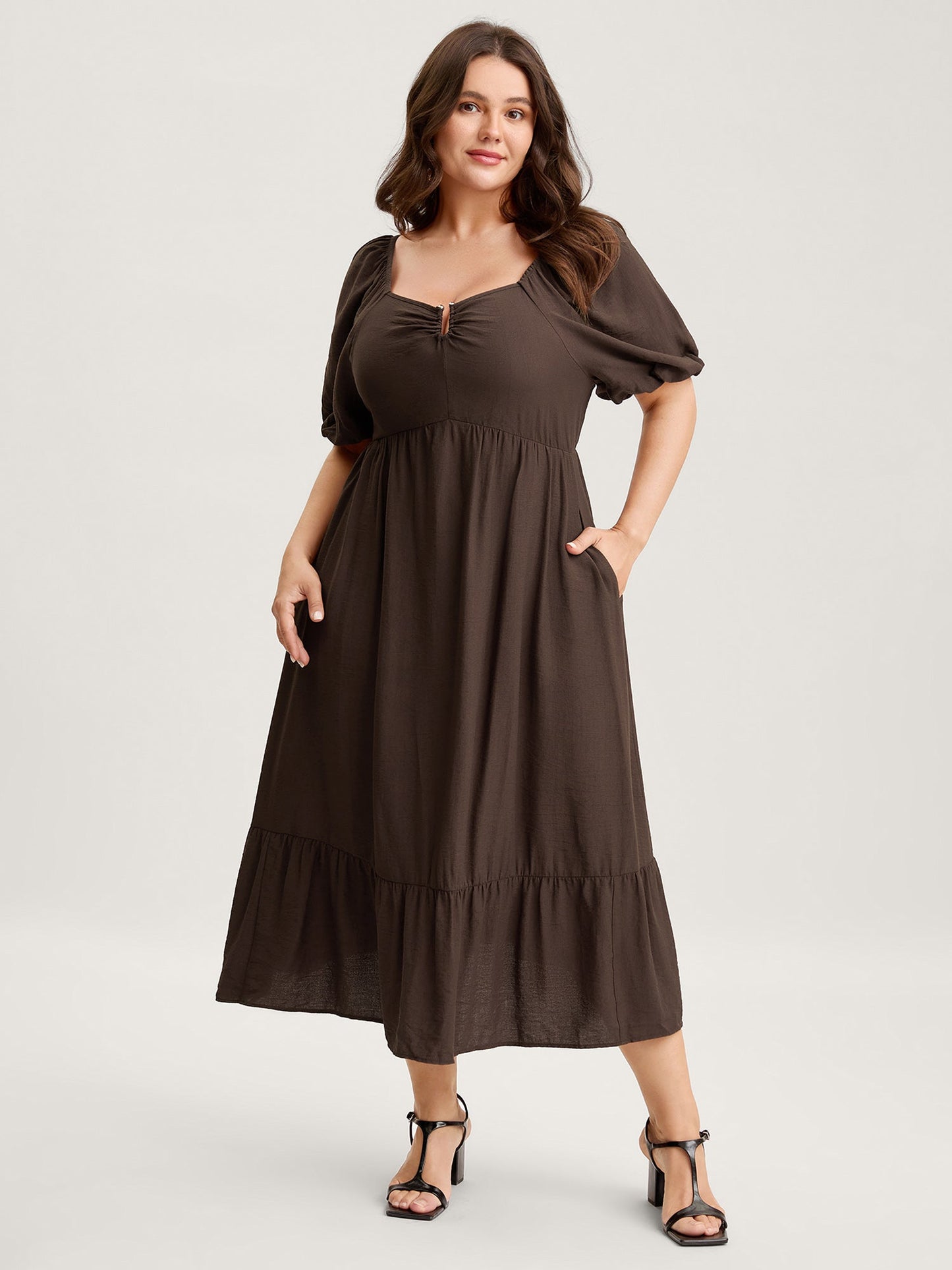 Sweetheart U-Buckle Pockets Tiered Midi Dress