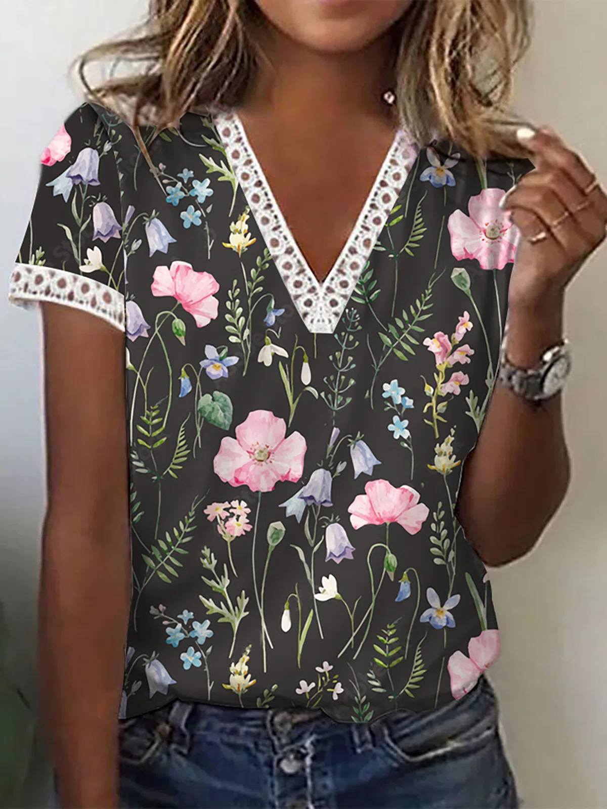 V Neck Floral Lace Casual T-Shirt/Tee