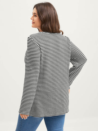 Geometric Texture Split Hem T-Shirt