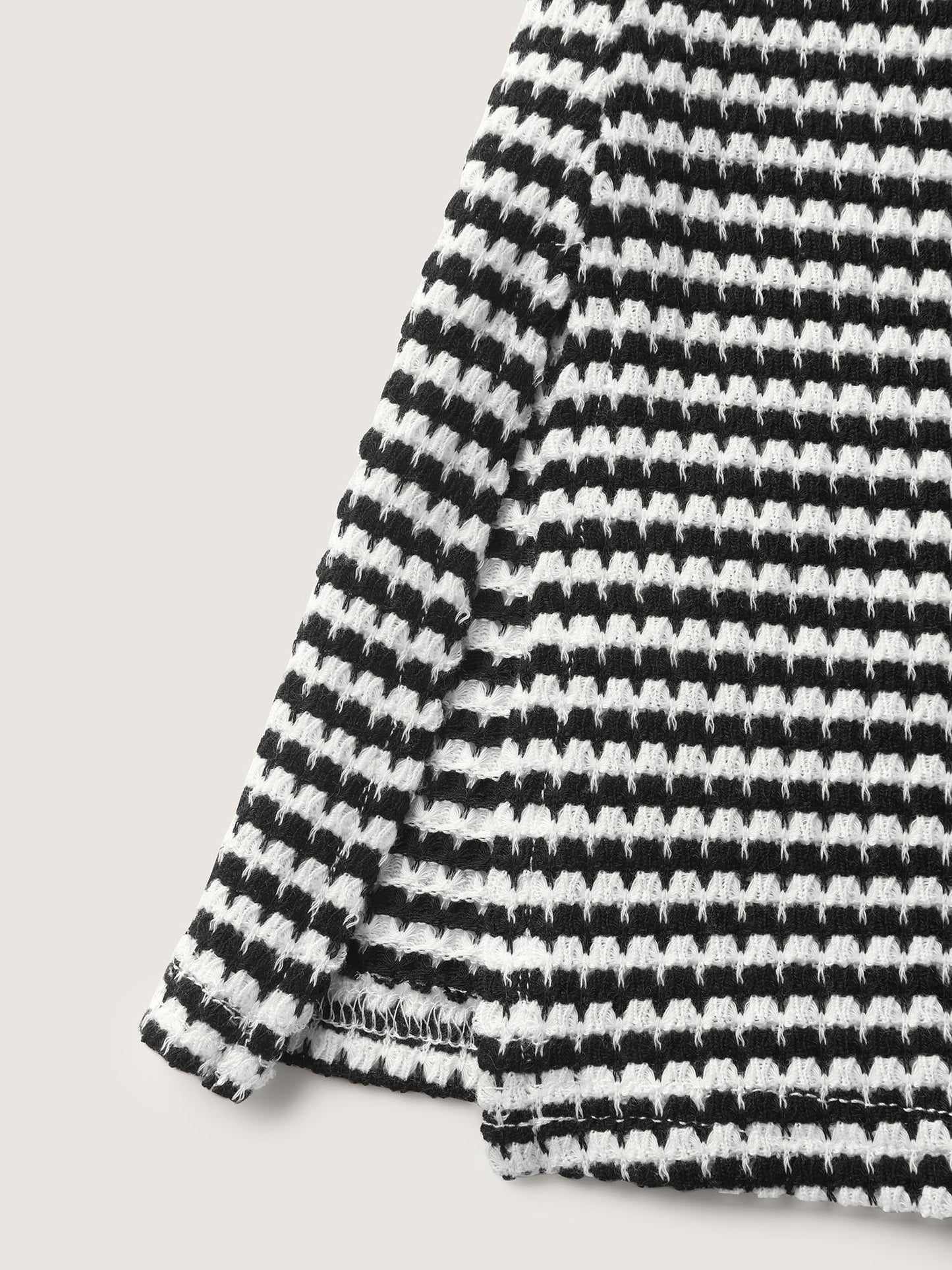 Geometric Texture Split Hem T-Shirt