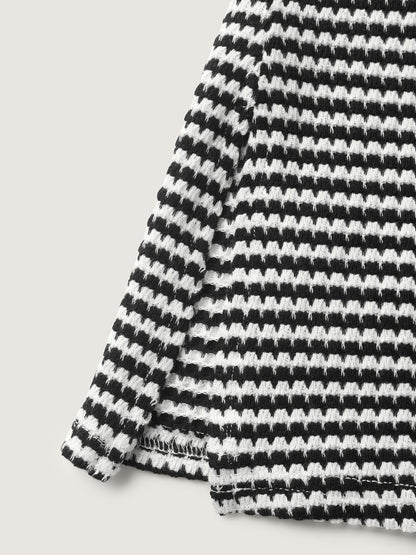 Geometric Texture Split Hem T-Shirt