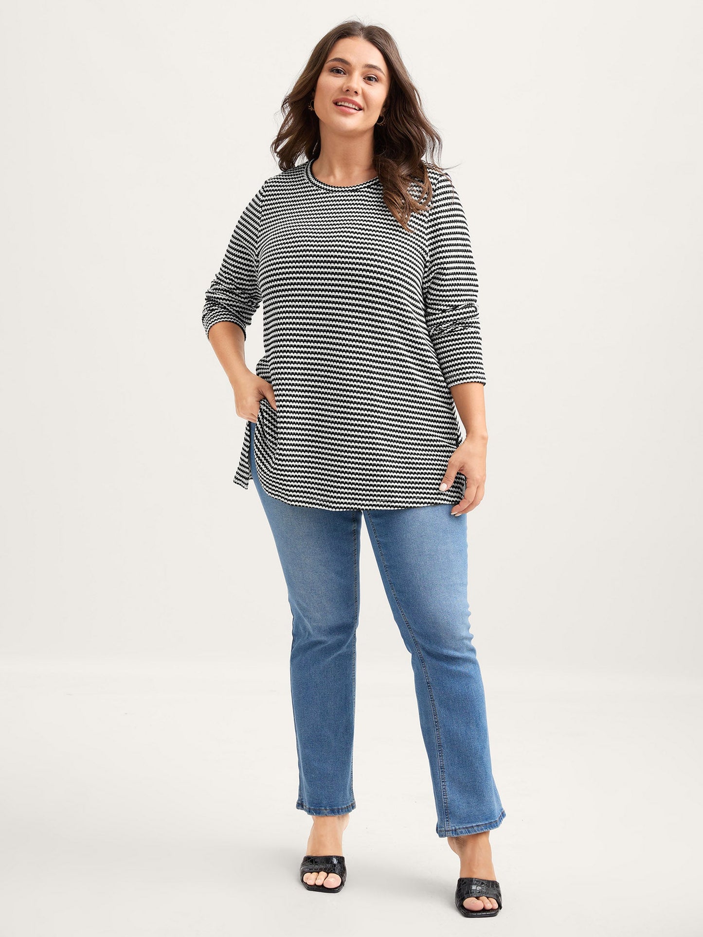 Geometric Texture Split Hem T-Shirt