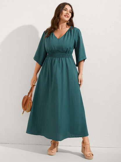 Textured Shirred-Waist Adjustable Pockets Midi Dress