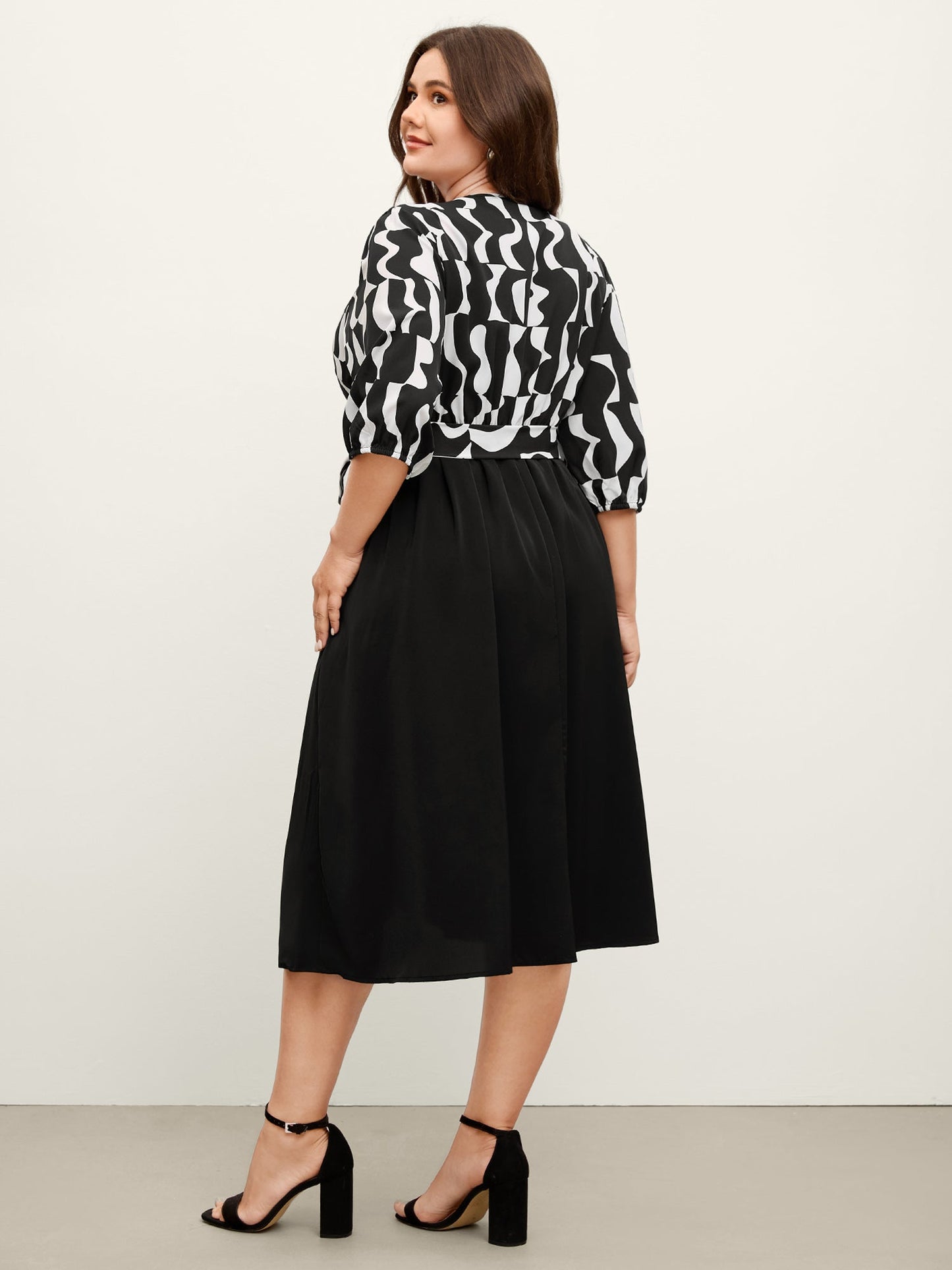 Retro Wavy Print Stretchy Waist Midi Dress