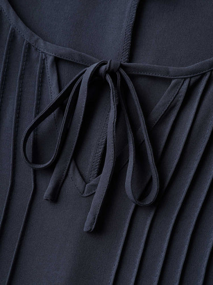 Color Contrast Plicated Detail Midi Dress