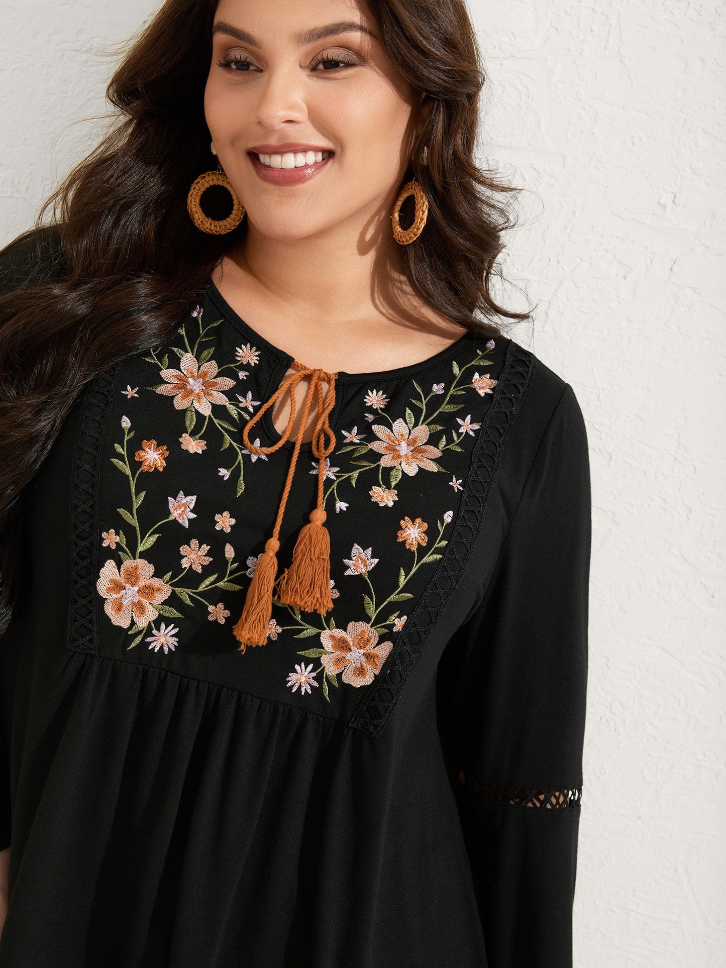 Floral Neck Embroidery Lace Trim Knit Top