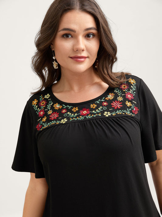 Stretchy Floral Embroidery Ruffled Hem Top