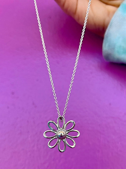 Darling Daisy Necklace